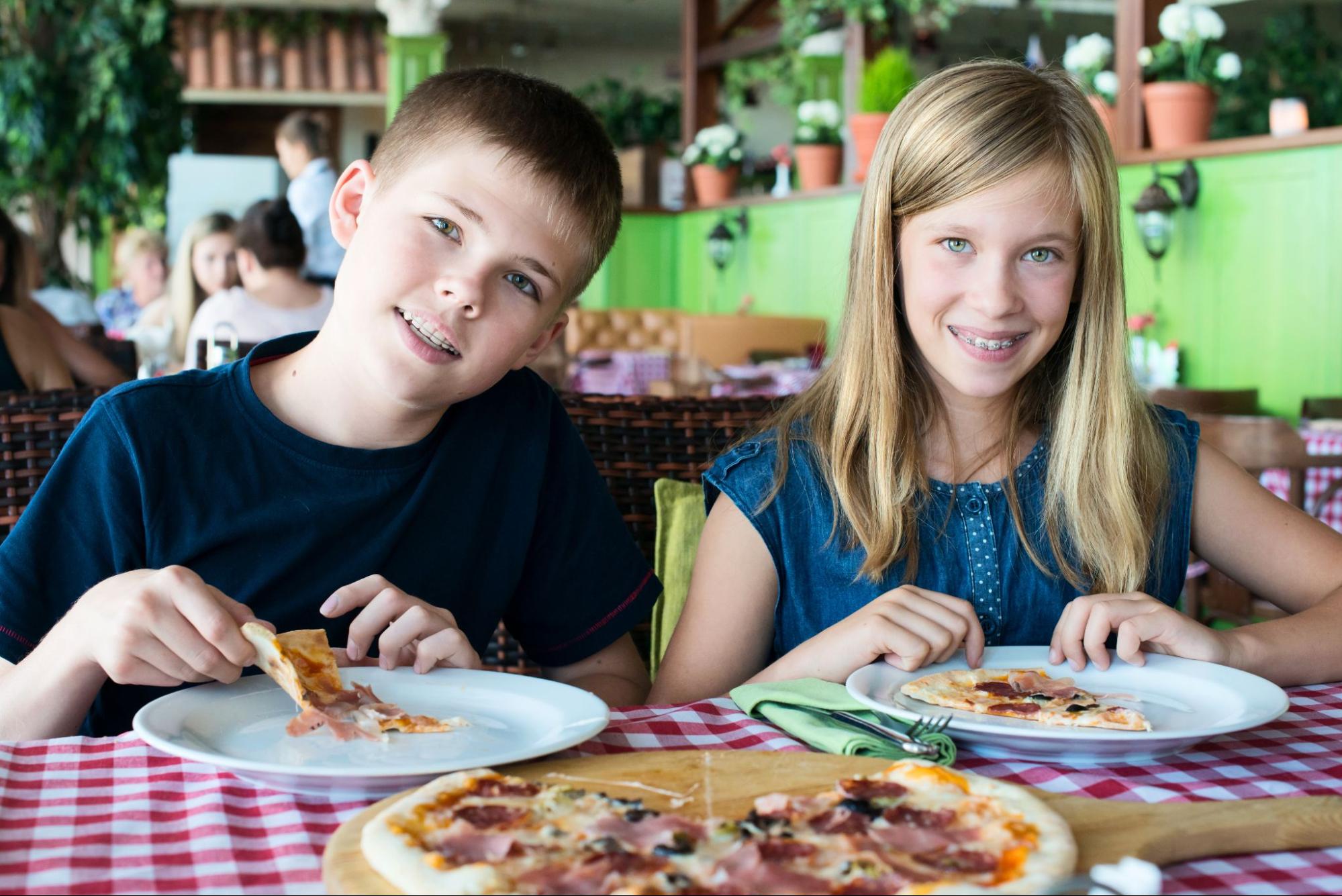 Your Guide to Healthy Dining in Burlington While Wearing Braces