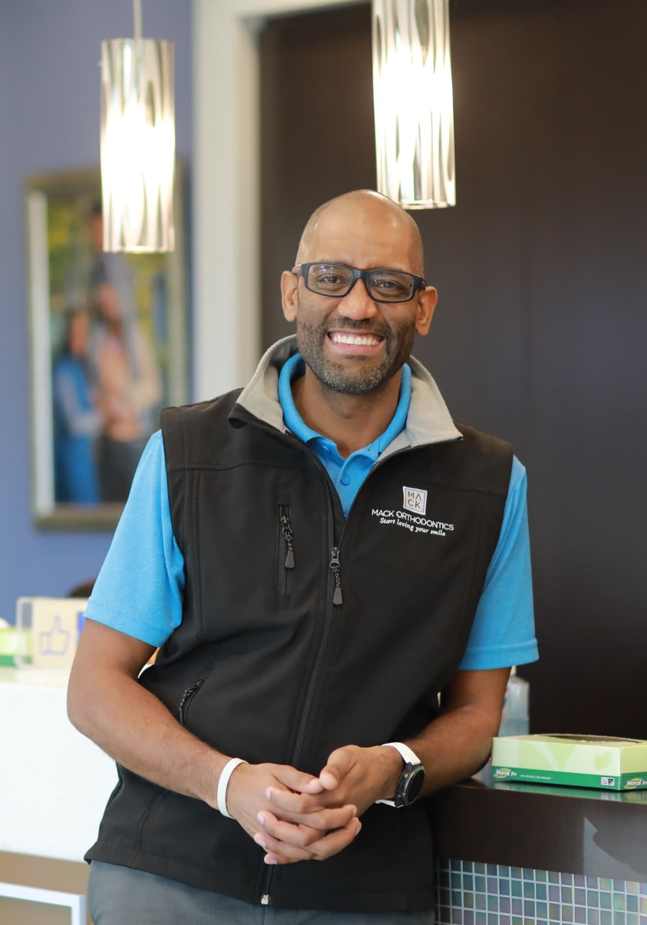 9V1A6815-portrait Dr. Mack